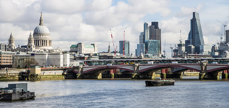 city of london wide moving city